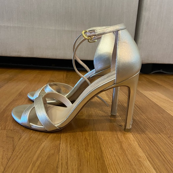 Stuart Weitzman Nudistsong Metallic Leather Sandals - Picture 2 of 5